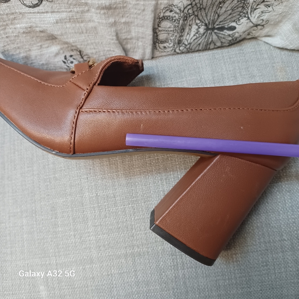 Bella Vita Brown and Gold Loafers Flats Size 9.m - Picture 7 of 15